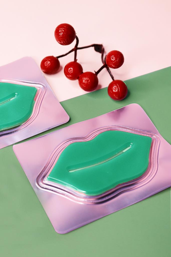 Renkli Dudak Maskesi Su Yeşili